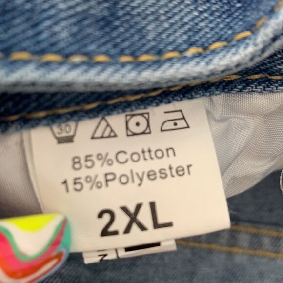 Shein Distressed Denim Shorts - Picture 3 of 3